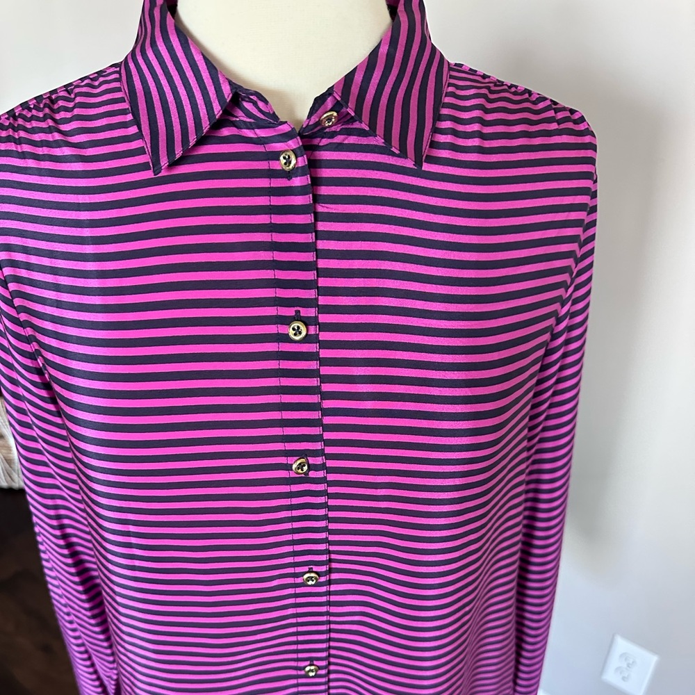Banana Republic Blouse 100% Silk Career Capsule Wardrobe Button-Up EUC LG - Picture 4 of 9